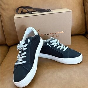 Vintage Havana Black and White Sneakers